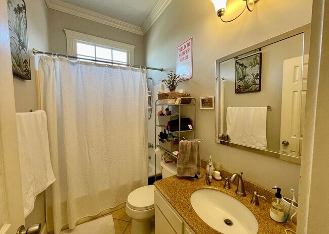 Building Photo - Available 7/20. Great 1BR/1BA Available in Downtown Charleston!