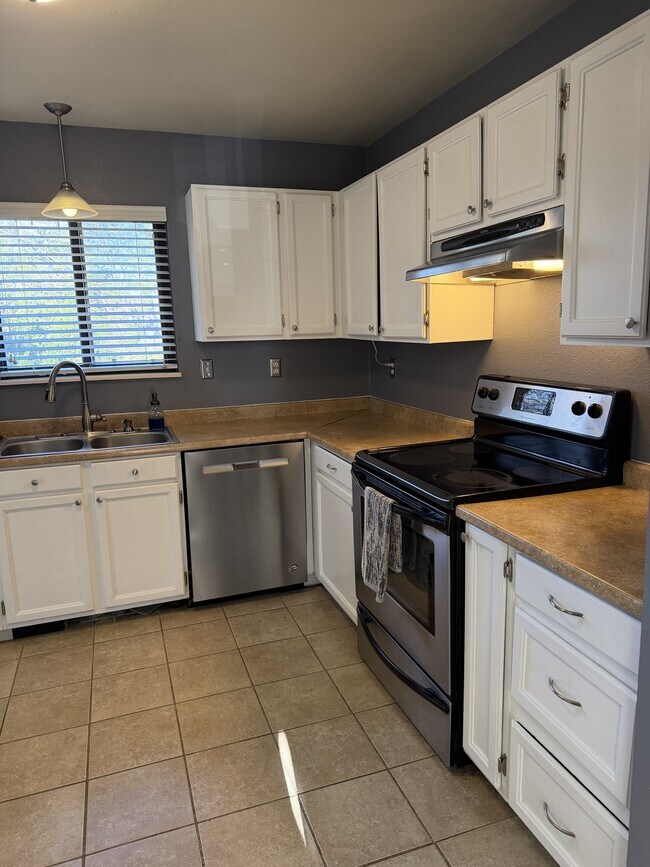 Building Photo - 1247 Ceres Dr