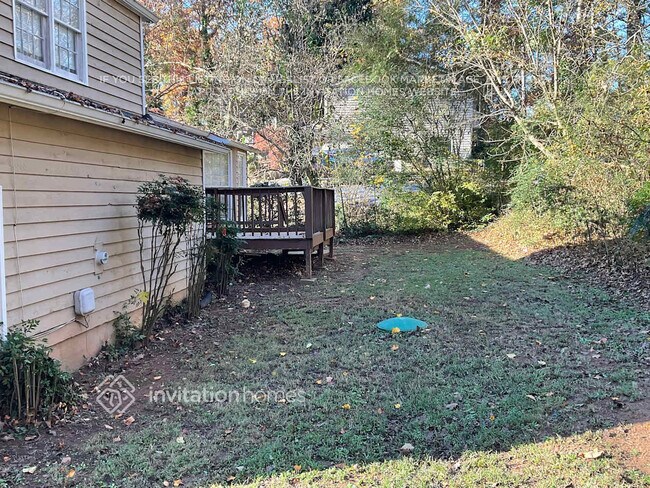 Building Photo - 5037 Dekalb Way