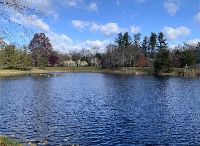 Building Photo - 114 Heritage Vlg