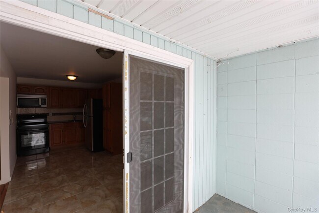 Building Photo - 30 Lamb Ave