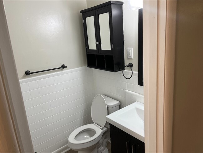 Building Photo - 708 Cottonwood Dr