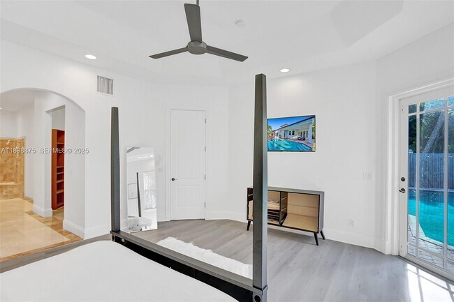 Building Photo - 1207 SW 21st St