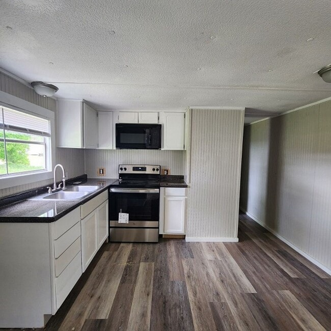 Building Photo - 2 Bedroom House in Woden Available- Accept...