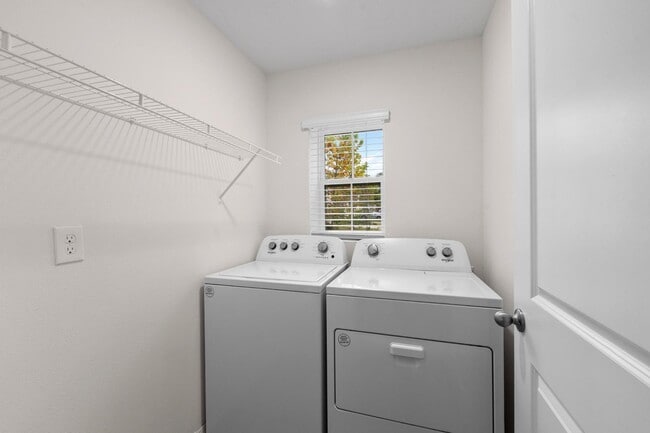 Building Photo - 13692 Thimbleberry Dr