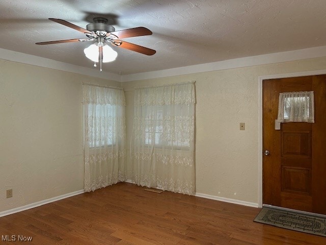 Building Photo - 121 Larchwood Dr