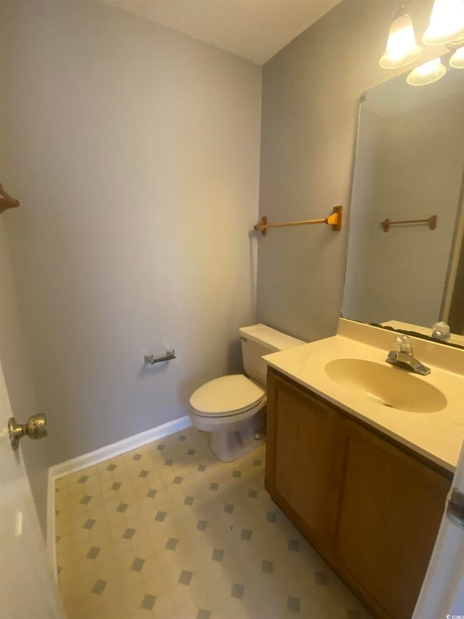Building Photo - 409 Garden Dr