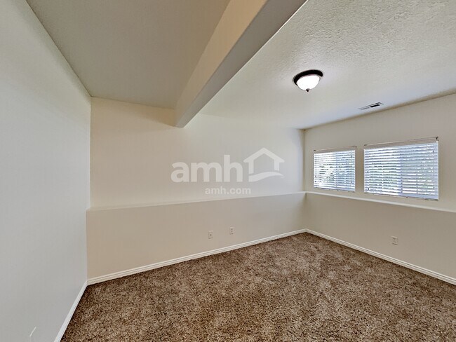 Building Photo - 88 E 2325 S