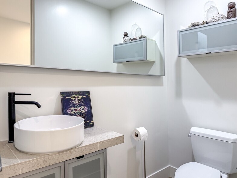 Building Photo - 974 Nordica Dr