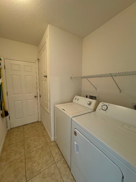 Building Photo - 2656 Snapdragon Dr NW