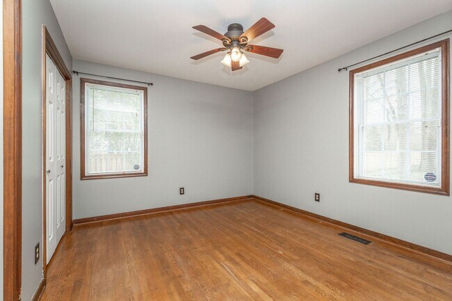 Building Photo - Serene Living in Chesterfield