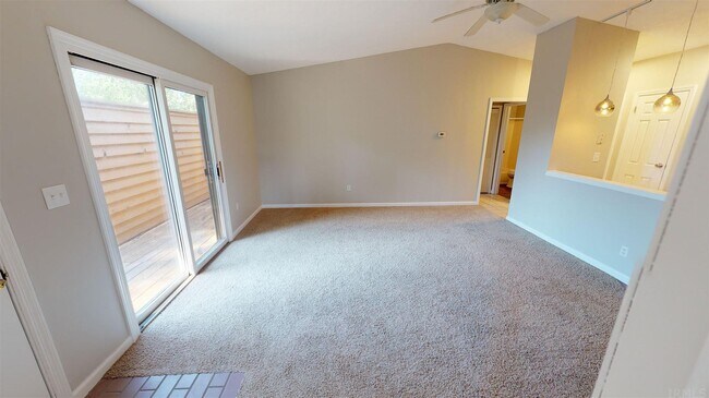 Building Photo - 9621 S Lake Ridge Dr