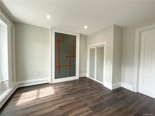 Building Photo - 53 S Clover St