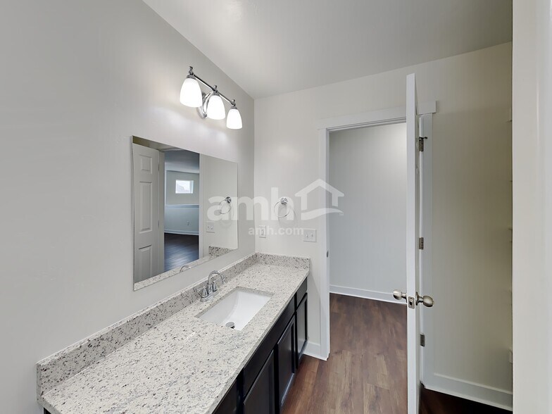 Building Photo - 574 Fireside Ln