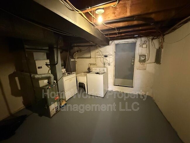Building Photo - 3844 Elmley Ave