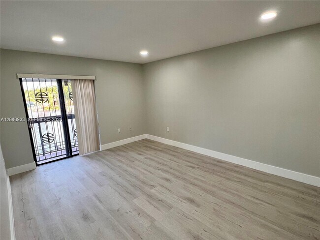 Building Photo - 1331 SW 124th Ct