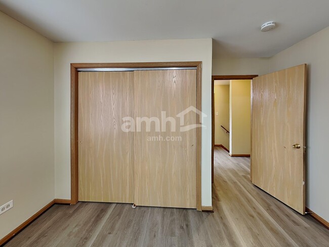 Building Photo - 204 Brink Dr