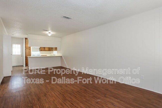 Building Photo - 409 Cousins Ln