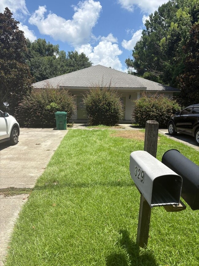 Primary Photo - Ruella Duplexes