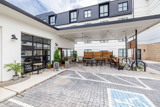 Building Photo - Classic + with Patio