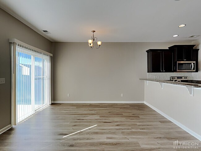 Building Photo - 469 Eastfair Dr