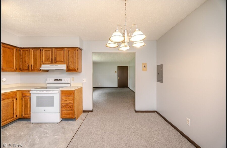 Building Photo - 8136 Stadler Ave
