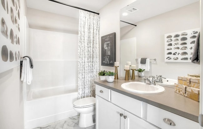 Building Photo - 4501 W Bedford Ave