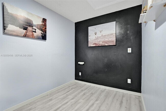 Building Photo - 620 SW 100th Ave