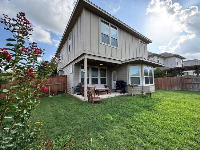 Building Photo - 8020 Annalise Dr