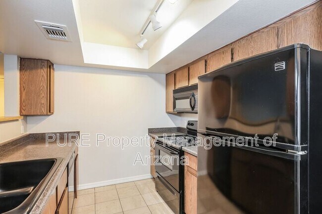 Building Photo - 616 S Hardy Dr