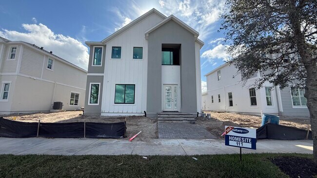 Building Photo - 10910 SW Pioneer Pkwy