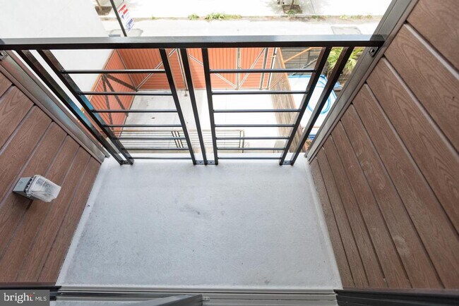 Building Photo - 2230 Frankford Ave