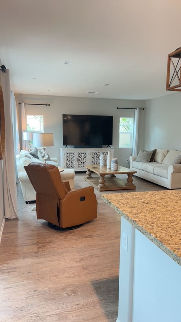 Building Photo - Beautiful 4 bedroom, 3 bath home nestled in the foothills of Fallbrook