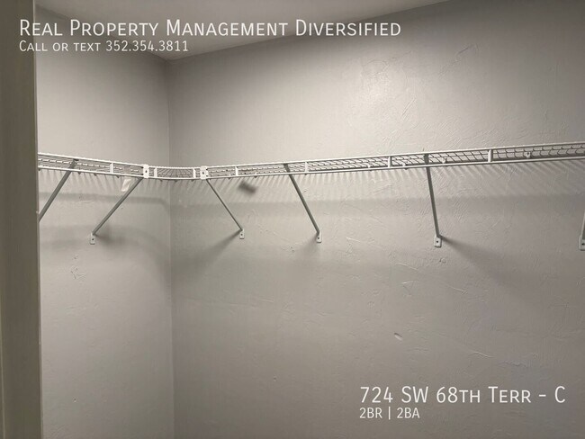 Building Photo - 724 SW 68th Terrace