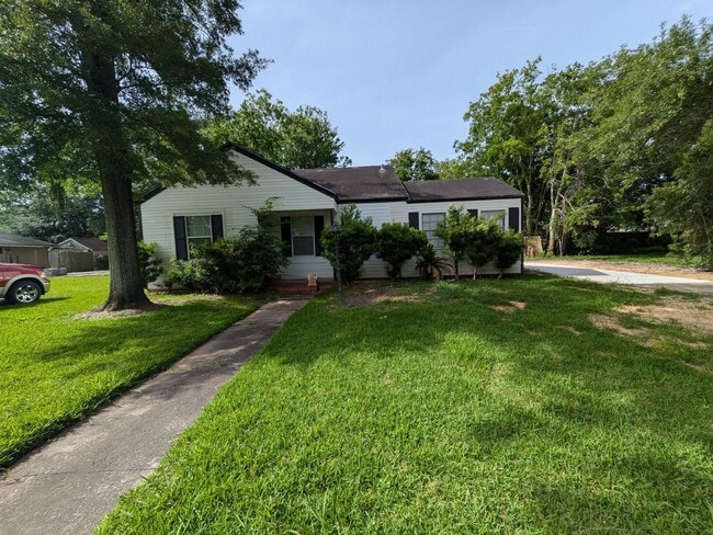 Primary Photo - 518 Alabama Ave