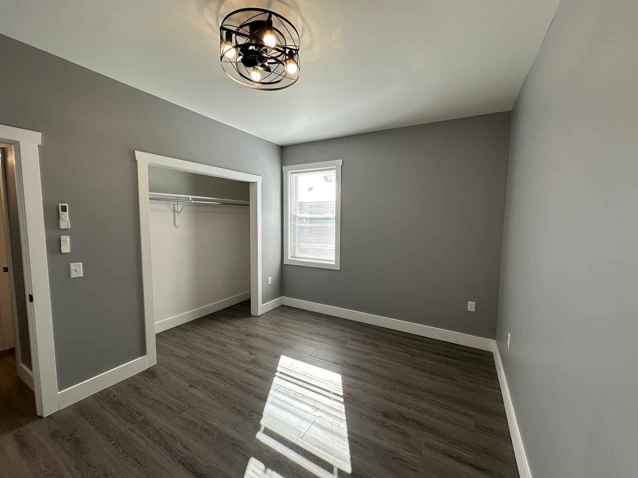 Building Photo - 1102 S Malott St