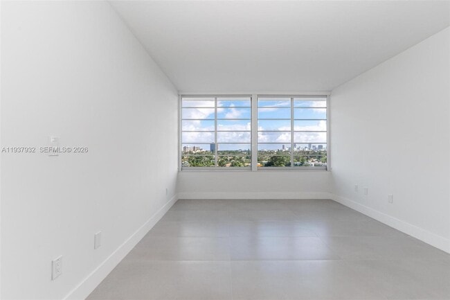 Building Photo - 9101 E Bay Harbor Dr