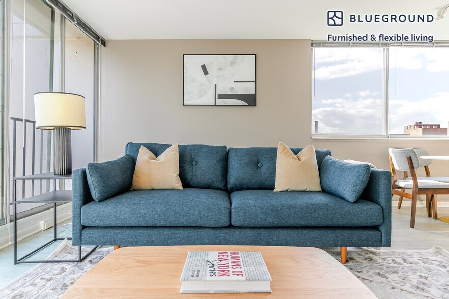 Building Photo - 901 S Ashland Ave