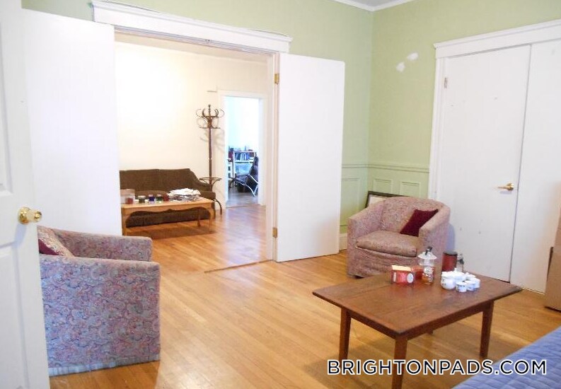 Building Photo - 40 Orchard Rd