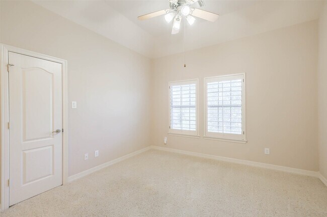 Building Photo - 12411 Santiago Cove Ln