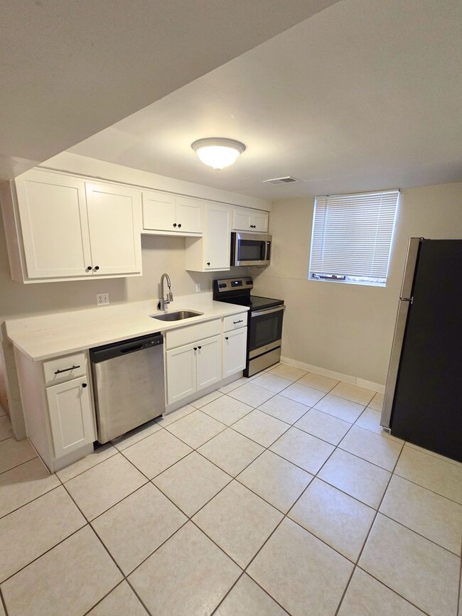 Primary Photo - Super Spacious & Updated 1-Bed, 1-Bath Apa...