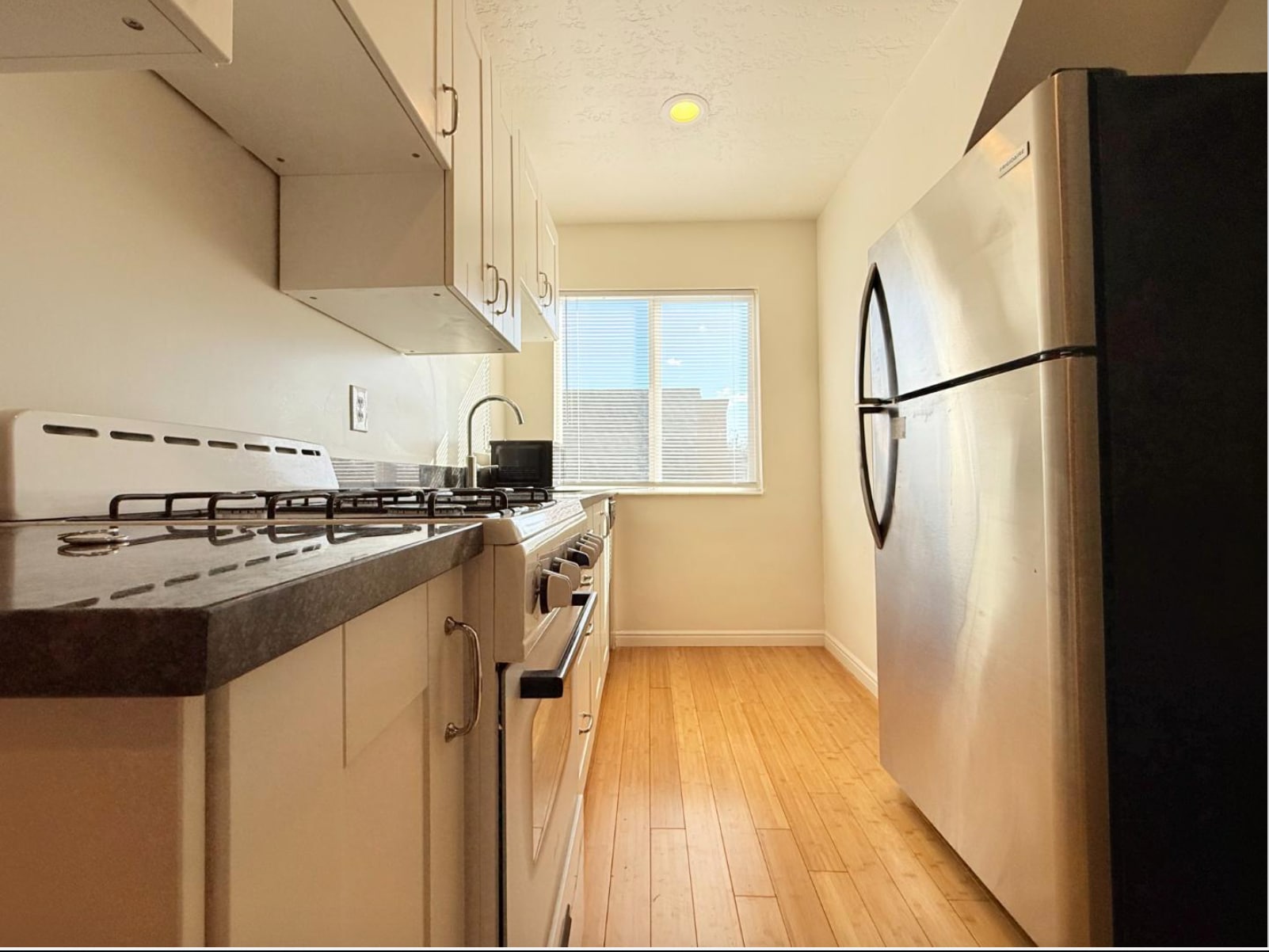 Building Photo - 1375 S 1000 E