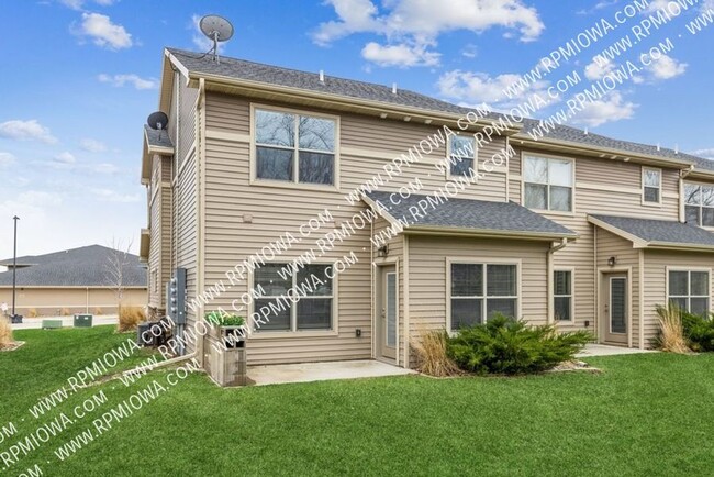 Building Photo - 2701 Bobcat Dr