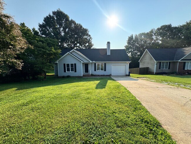 Building Photo - 155 Lorraine Dr