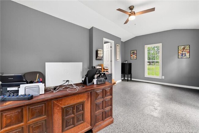 Building Photo - 423 E Edinborough Ave
