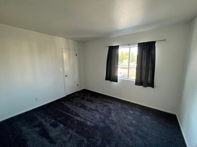 Building Photo - 24420 Nicklaus Dr