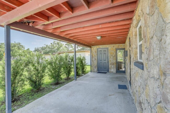 Building Photo - 121 S Triplet Lake Dr