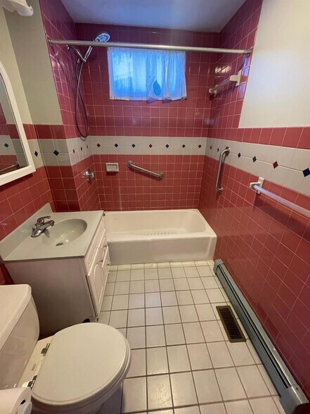 Building Photo - 112 Boston Ave