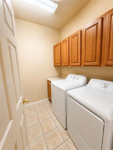 Building Photo - 9929 Dryden Ln