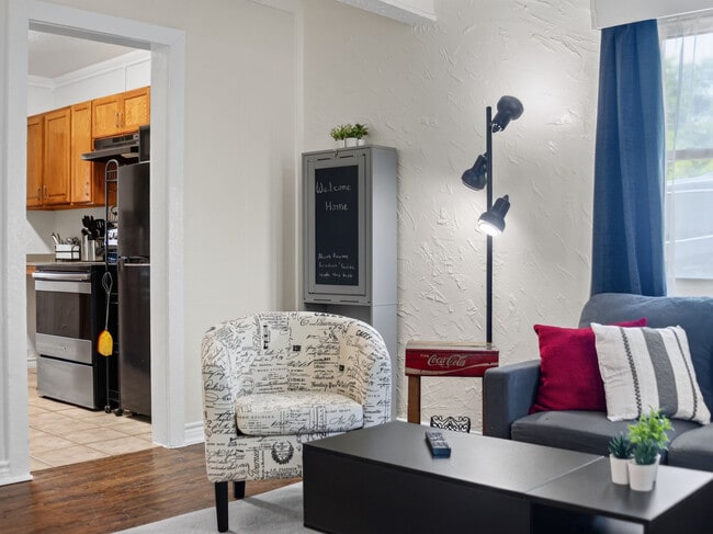 Building Photo - Room in Single Family Home on Hayes Ct